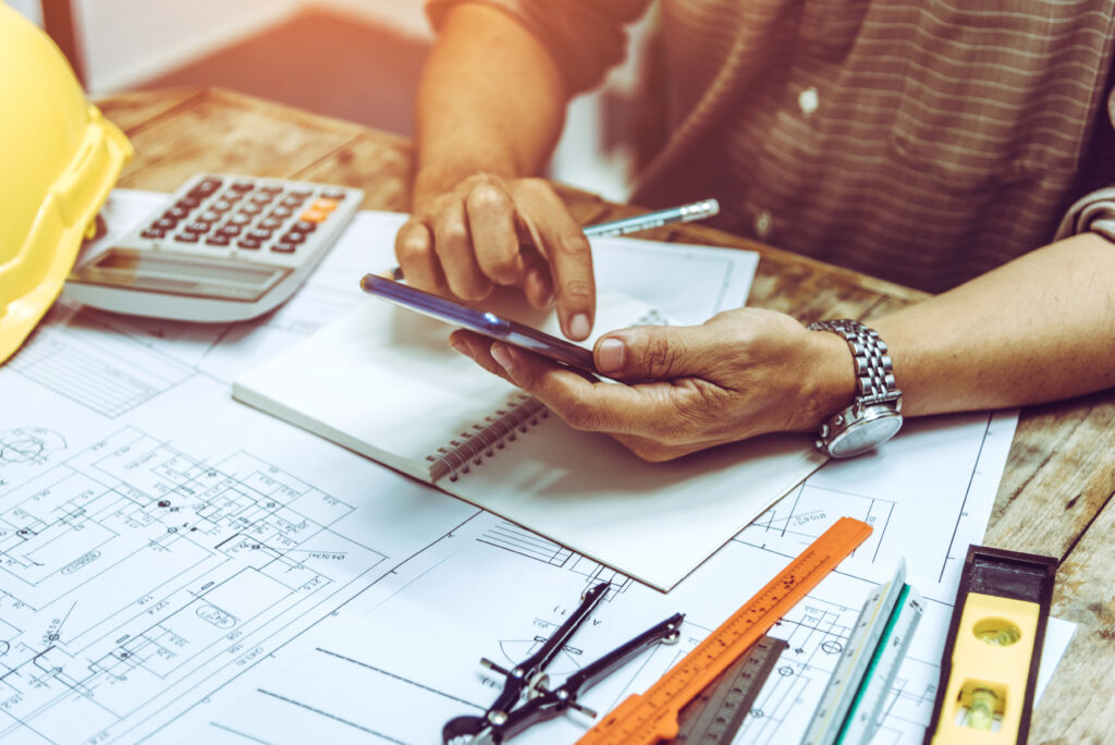 contractor budgeting a project